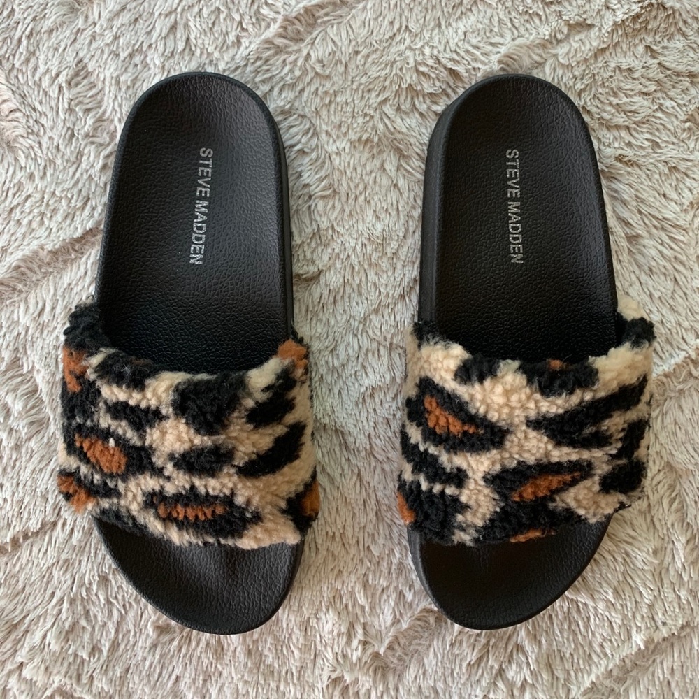 Steve Madden Women’s Shear Slides